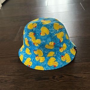COPY - Duck bucket hat